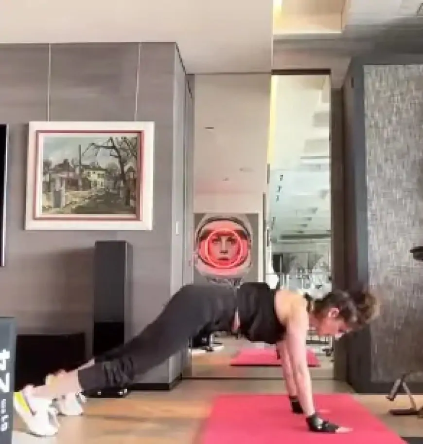 Sussanne Khan's Animal Glow Routine Should Be Your Next Favourite Workout