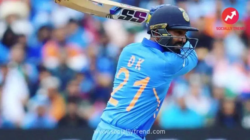 Dinesh Karthik Reveals That Indian Players Stayed Up Till 3 Am Due to Fears of COVID Outbreak Ahead of Manchester Test Against England (Watch Video)